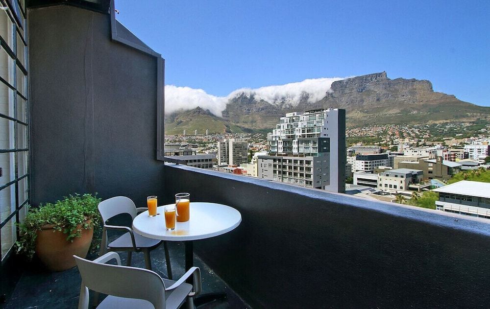 undefined Manhattan Place 8