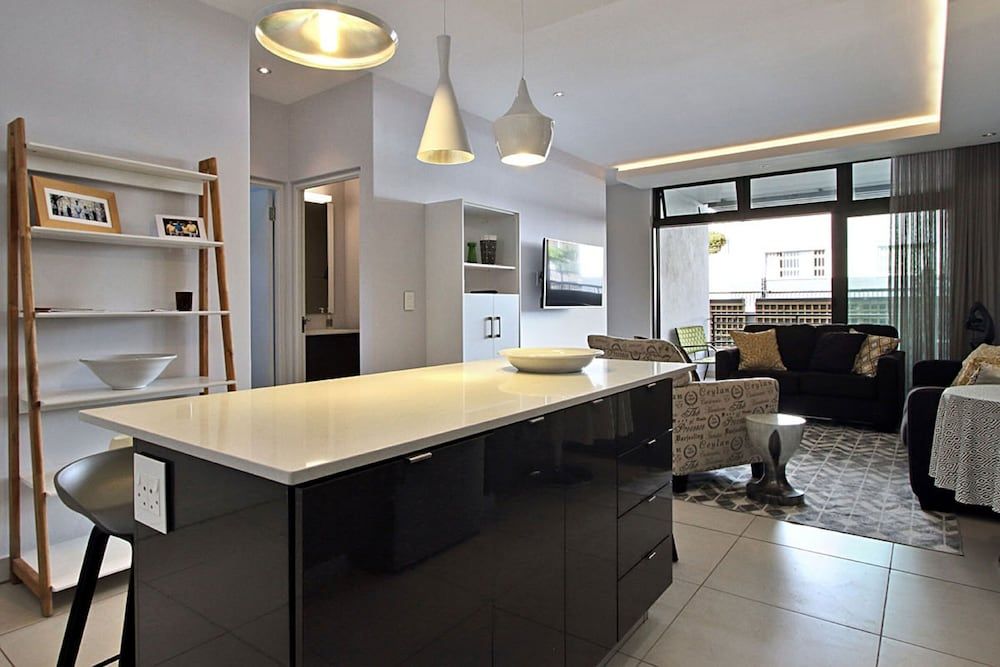 undefined The Chelsea 6