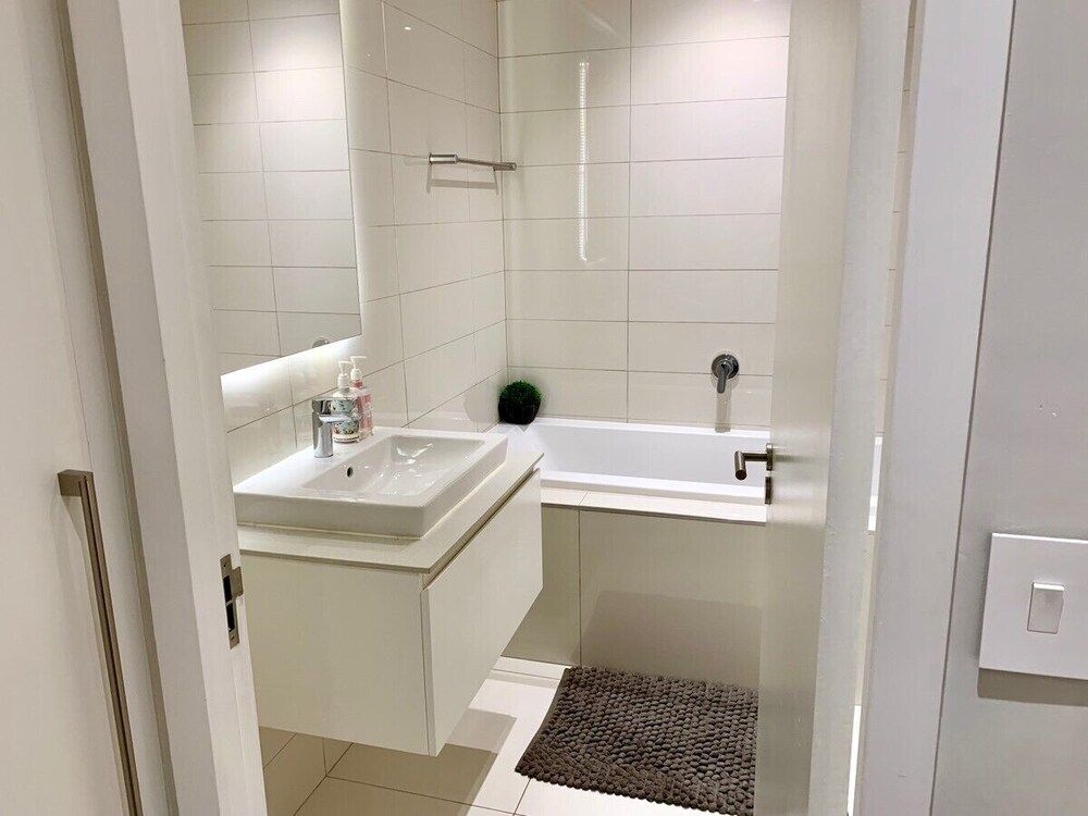 undefined Triangle House 7