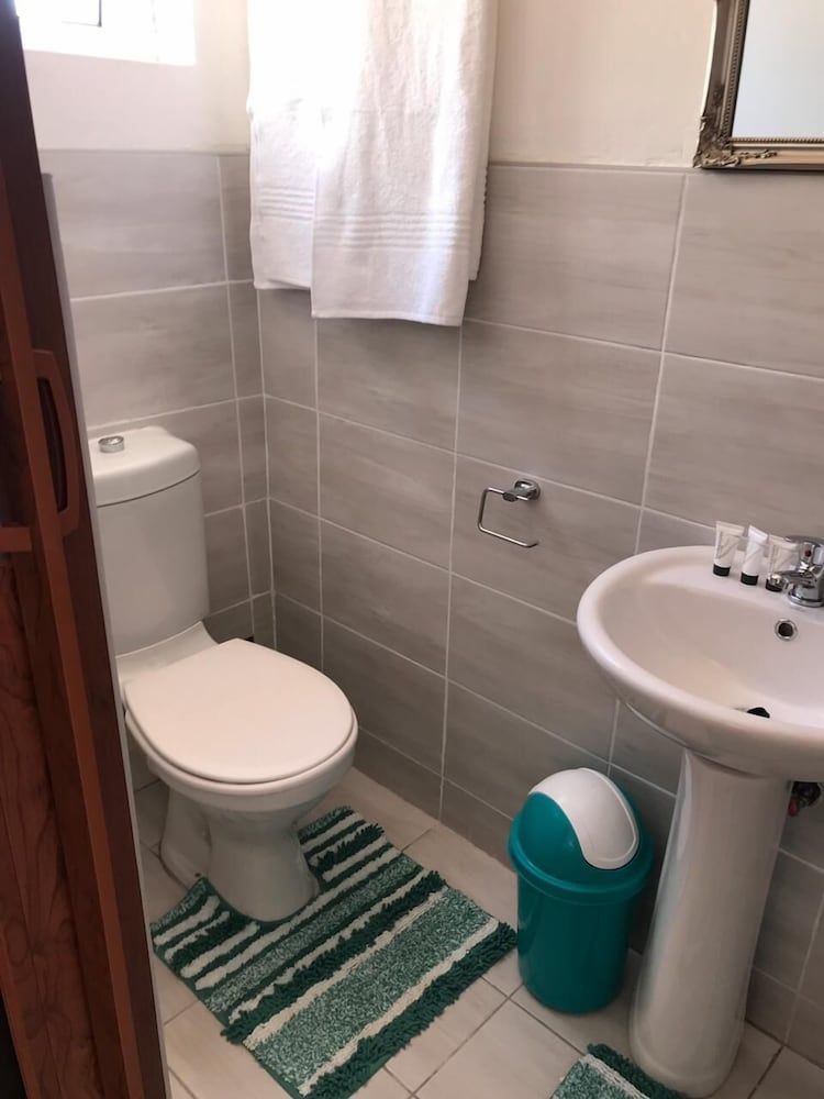 DE Aspiration Guest House Business Room, 1 Queen Bed, Pool View, Poolside 11