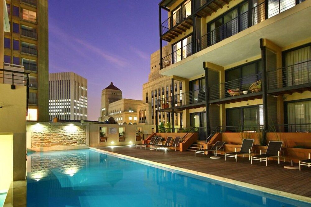 undefined The Piazza 3