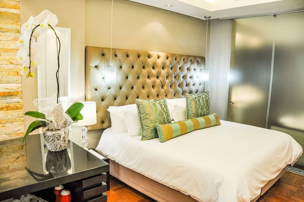 Modern Studio in Mandela Rhodes Place Standard Double Room 2