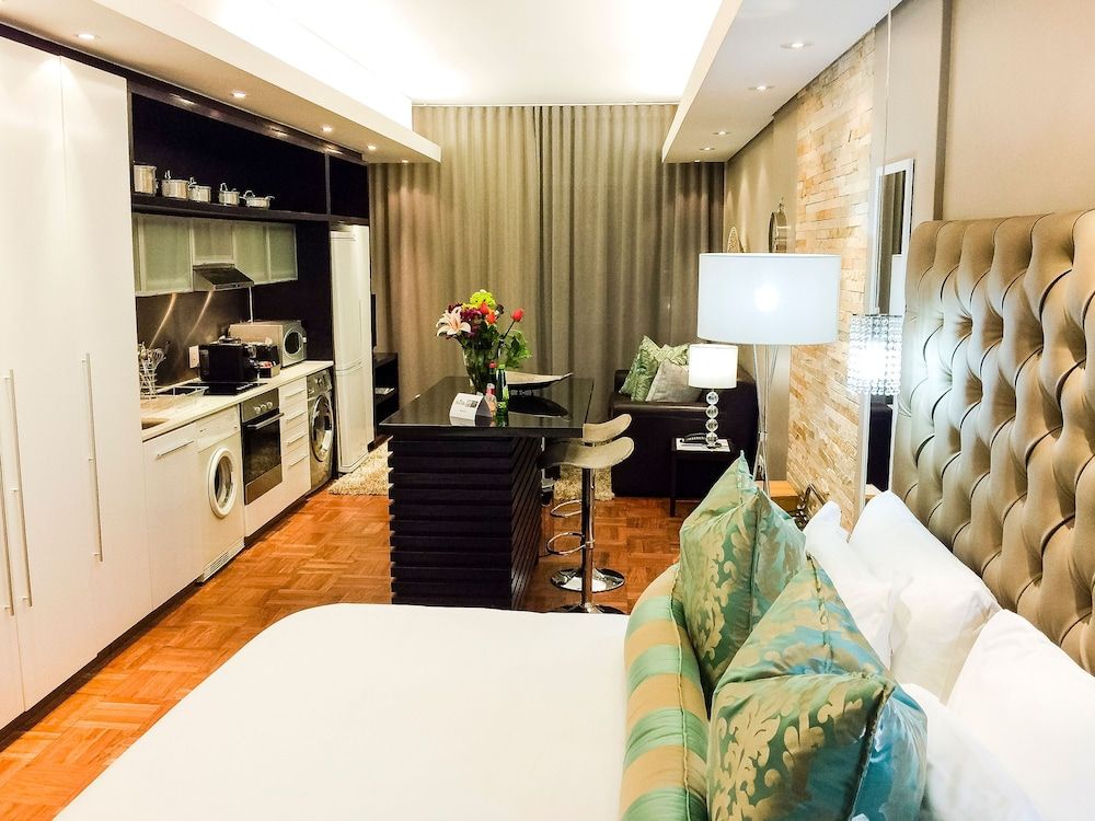 Modern Studio in Mandela Rhodes Place Standard Double Room 7