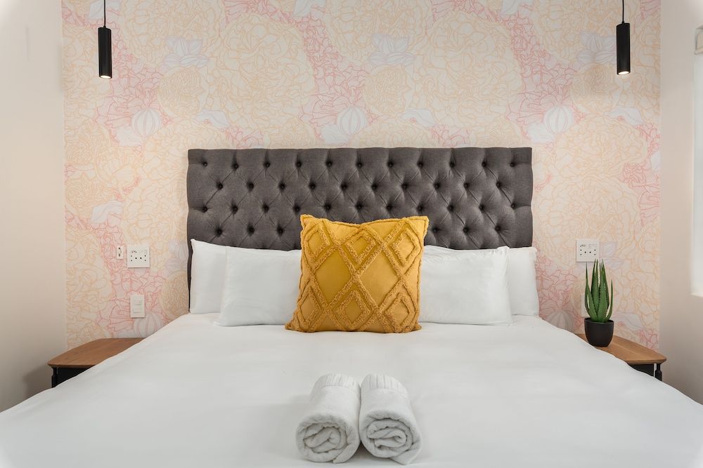 undefined Modern Apartment in De Waterkant | Private Rooftop 3