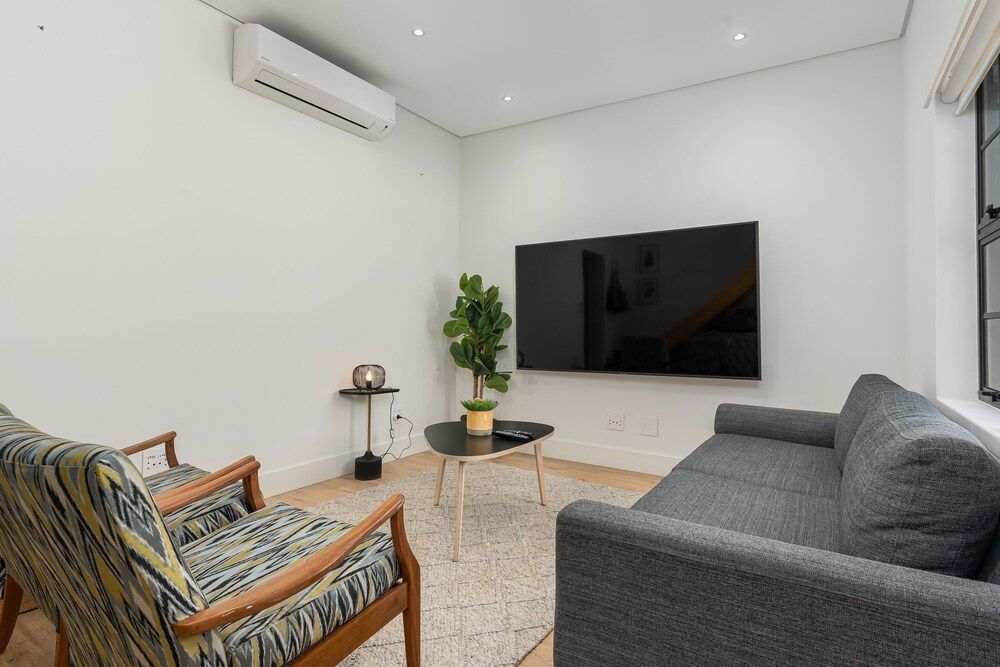 Modern Apartment in De Waterkant | Private Rooftop Standard Apartment 15