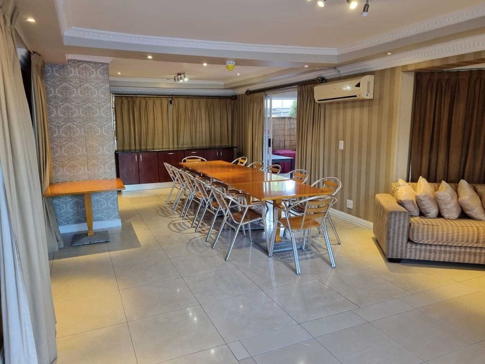 undefined Savoy Lodge With Breakfast Included - Nice Standard Double Room 4 4