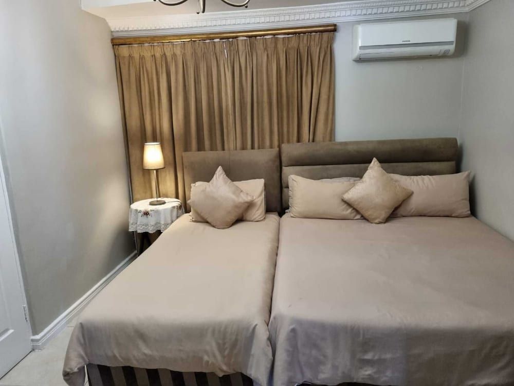 undefined Savoy Lodge With Breakfast Included - Nice Standard Double Room 4 5