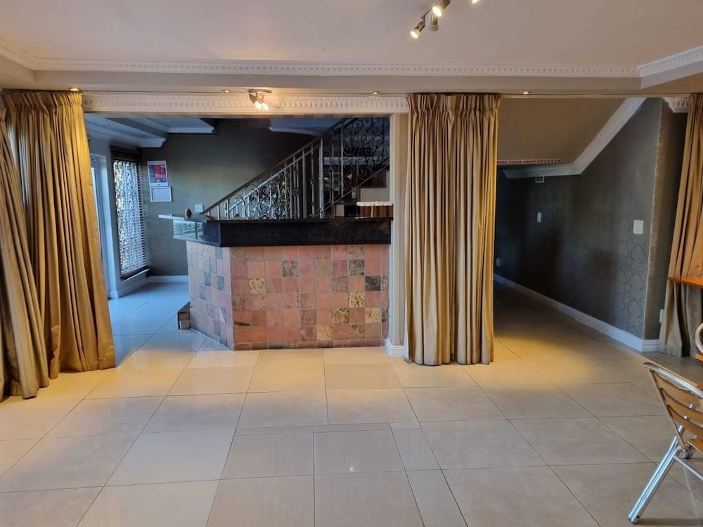 undefined Savoy Lodge - Budget Triple Room 7