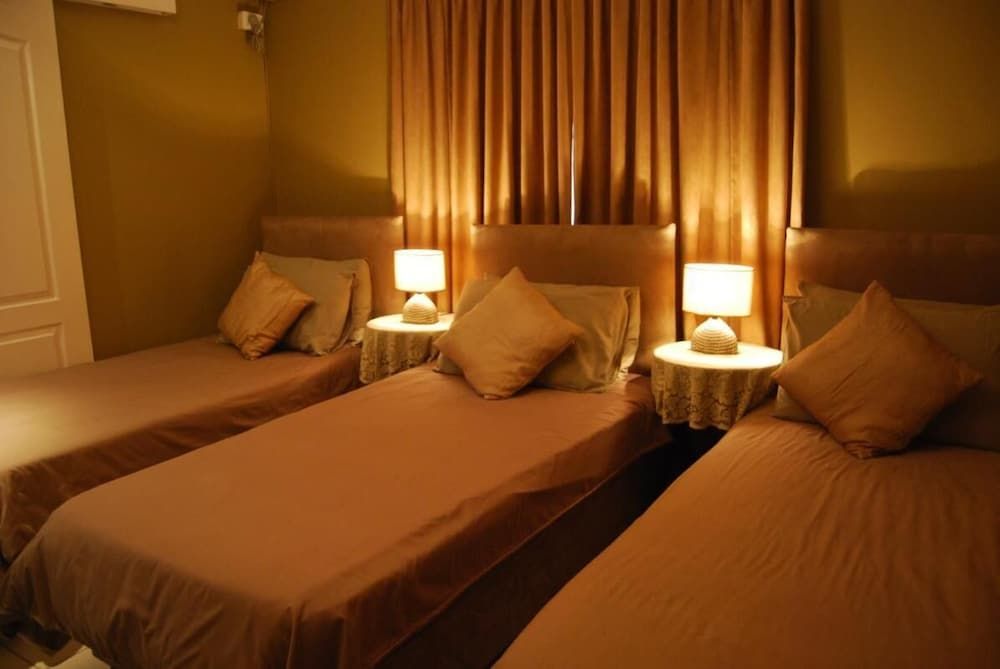 undefined Savoy Lodge With Breakfast Included - Budget Standard Double Room 3 9