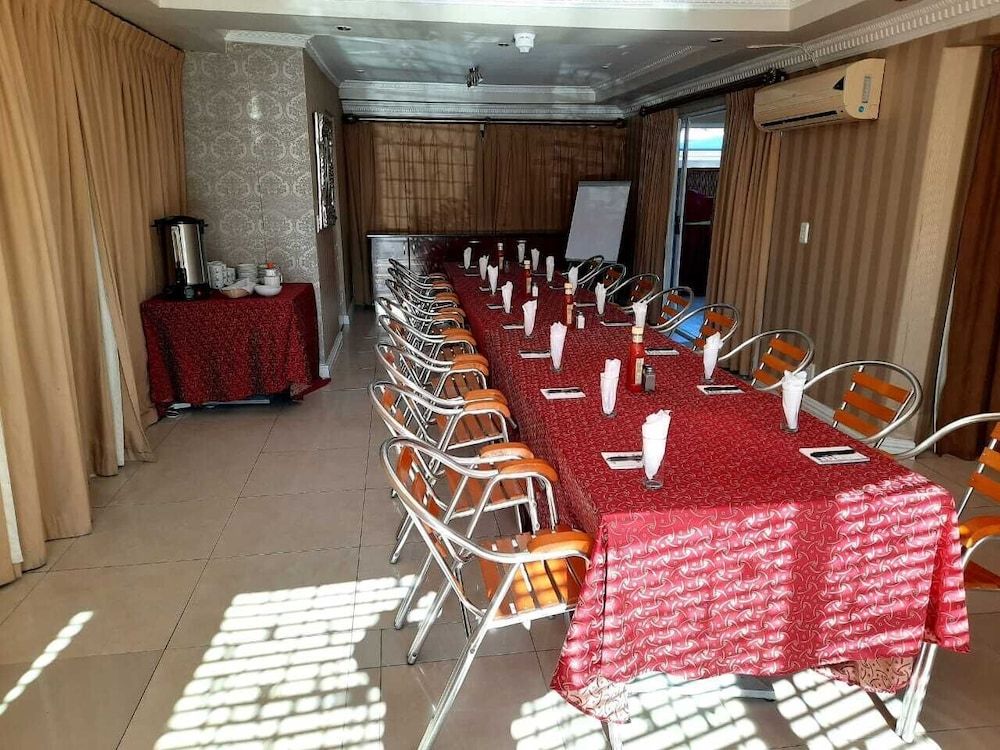 undefined Savoy Lodge With Breakfast Included - Budget Triple Room 5