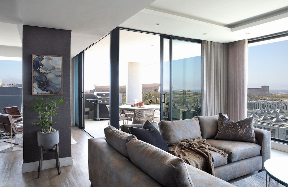 The Warwick 901 Luxury Apartment 20