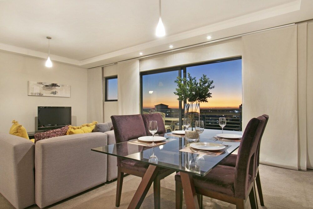 undefined Manhattan Suite 8