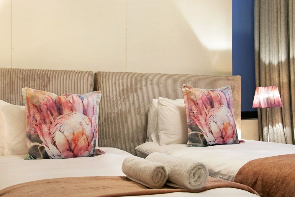 undefined Manhattan Suite 3