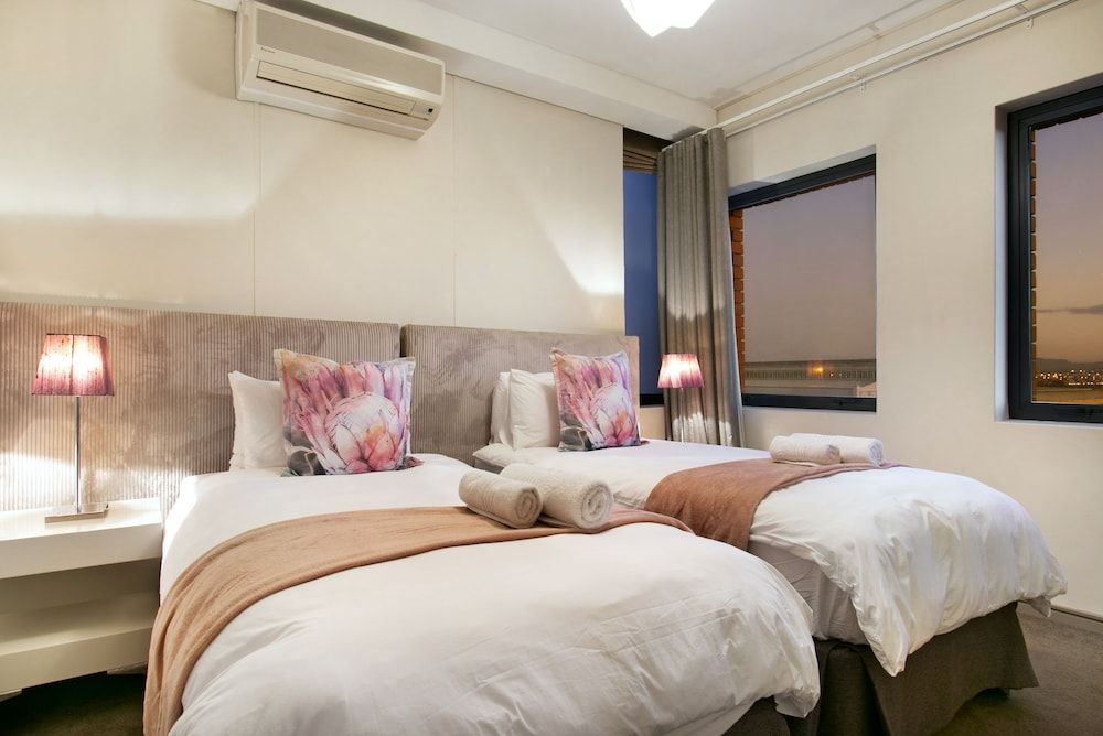 undefined Manhattan Suite 5