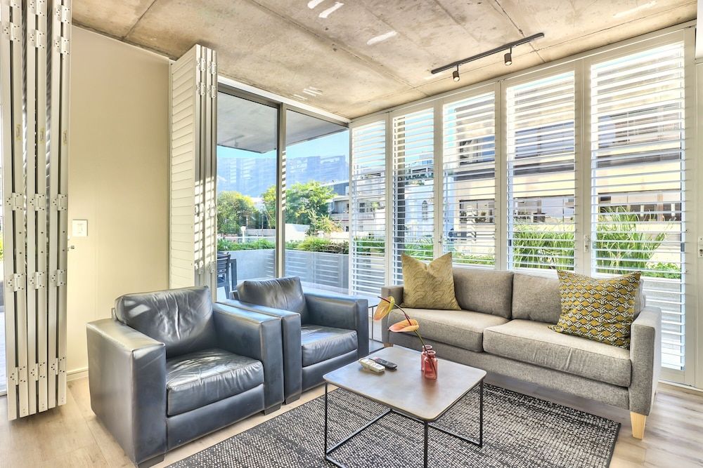 undefined Luxury 2 Bedroom With Balcony