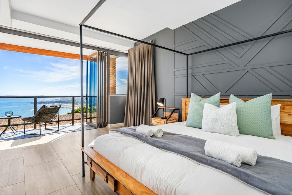 Apartment (3 Bedrooms)