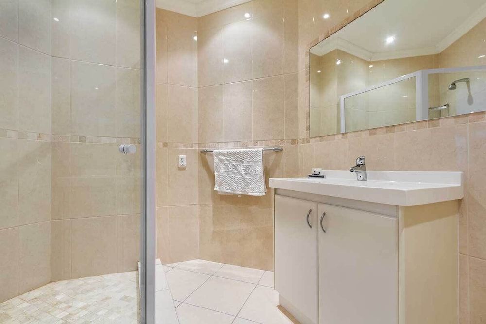 Blushing Bride House (4 Bedrooms) 20