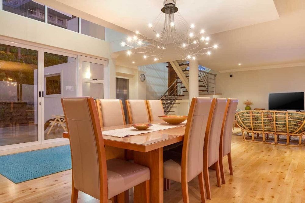 Blushing Bride House (4 Bedrooms) 11