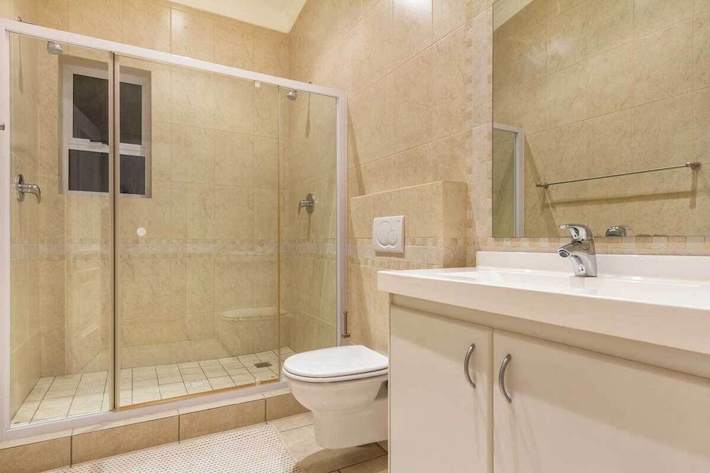 Blushing Bride House (4 Bedrooms) 19