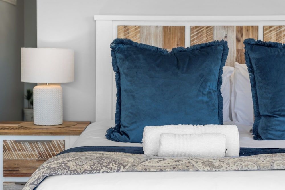 undefined Big Bay Beach Club J32