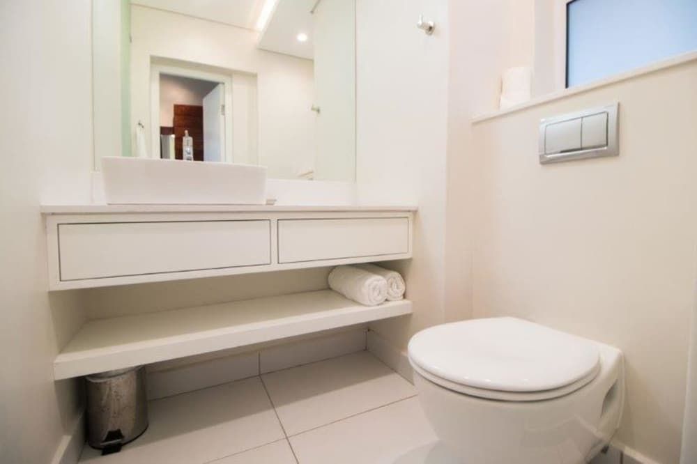 undefined Mouille Point Mountain View 2 Bedroom 10