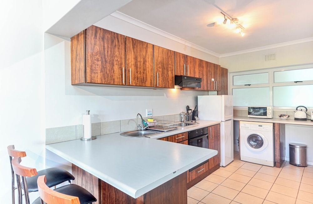 undefined Mouille Point Mountain View 2 Bedroom 3