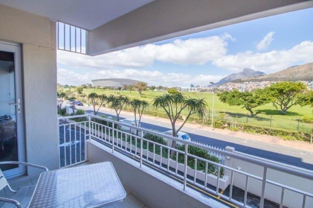 undefined Mouille Point Mountain View 2 Bedroom
