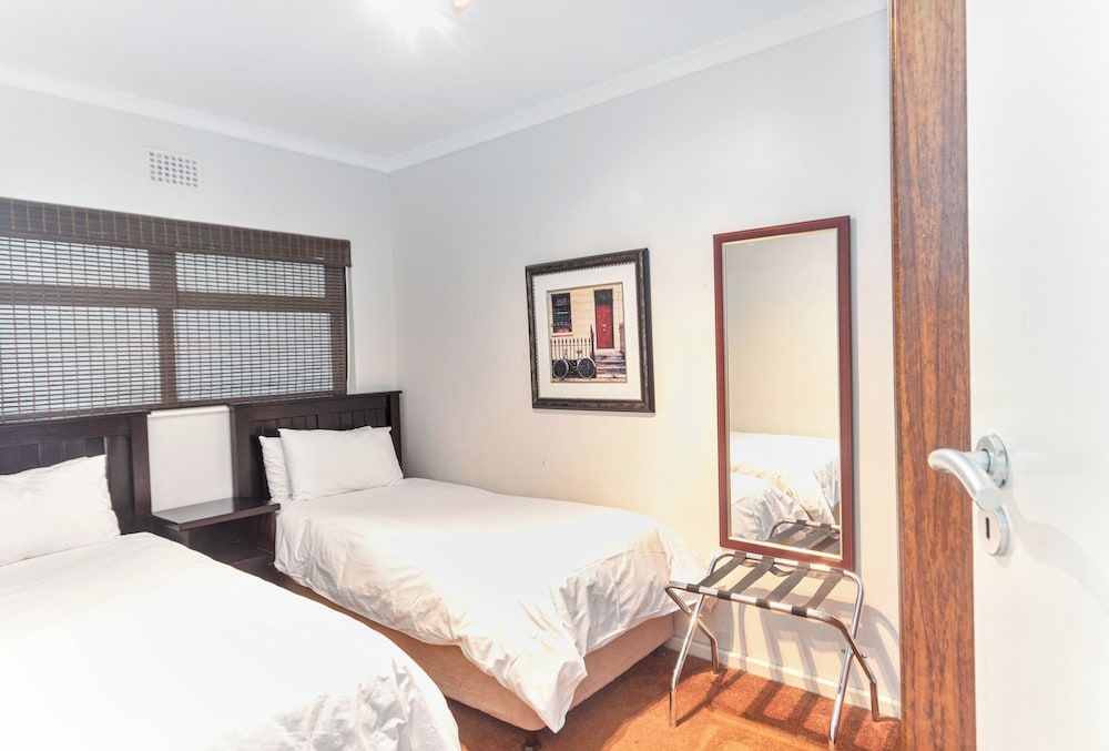undefined Mouille Point Mountain View 2 Bedroom 7