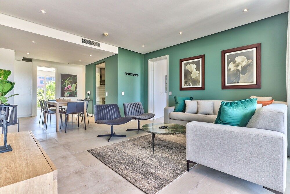 Luxury Three Bedroom Apartment - Fully Furnished and Equipped Apartment, 3 Bedrooms, Balcony, View 10