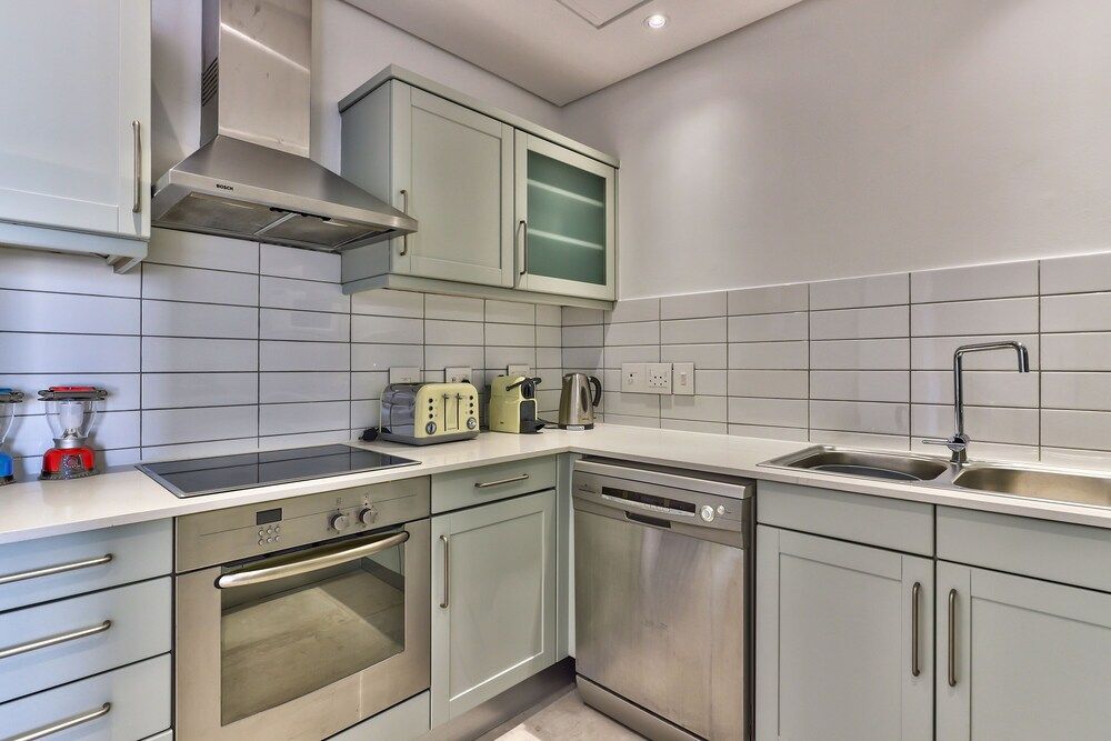 Luxury Three Bedroom Apartment - Fully Furnished and Equipped Apartment, 3 Bedrooms, Balcony, View 11