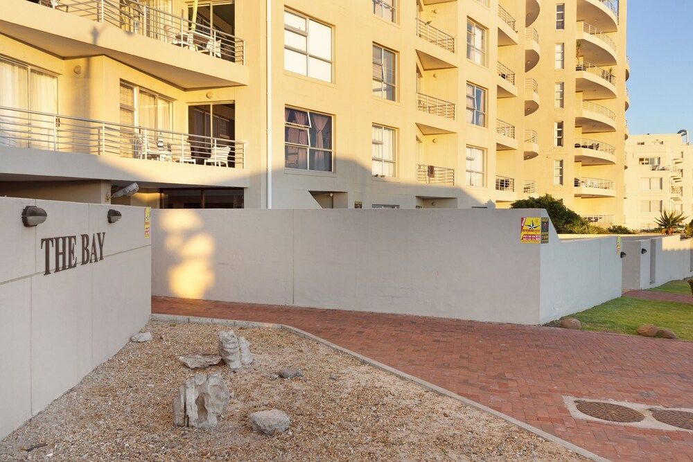 undefined African Beauty at The Bay 2