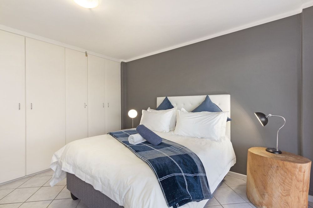 undefined African Beauty at The Bay 5