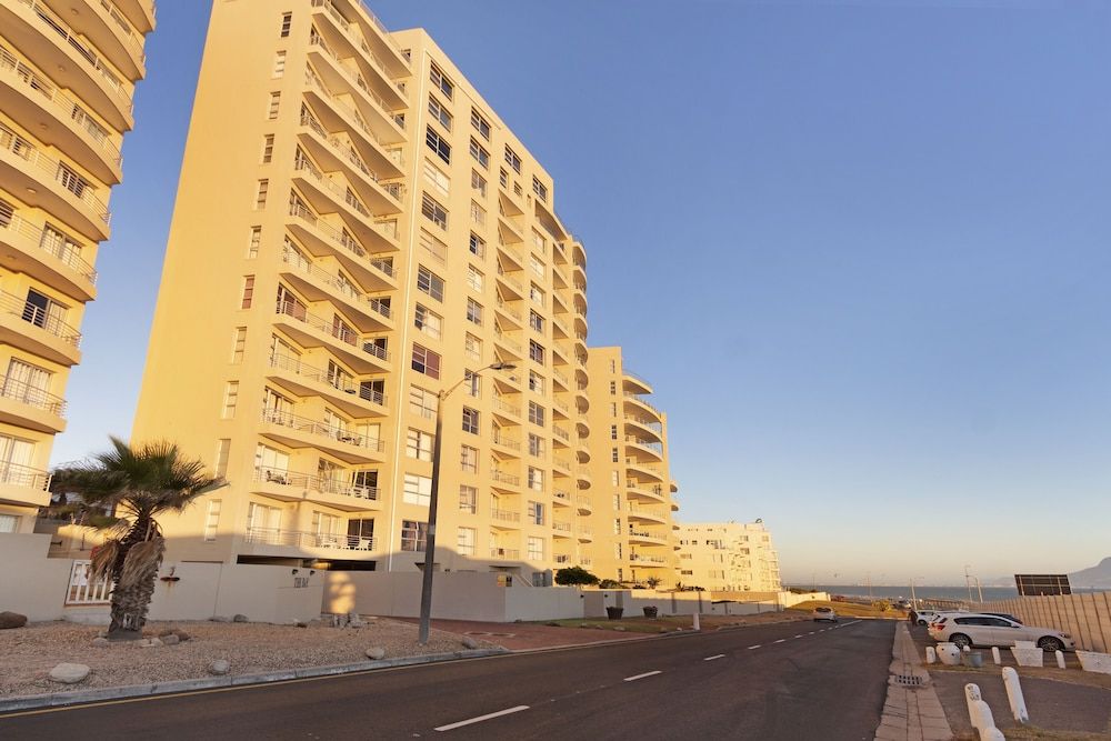 undefined African Beauty at The Bay