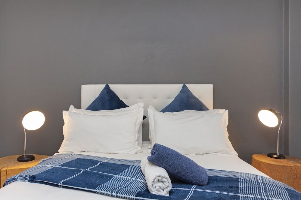 undefined African Beauty at The Bay 4