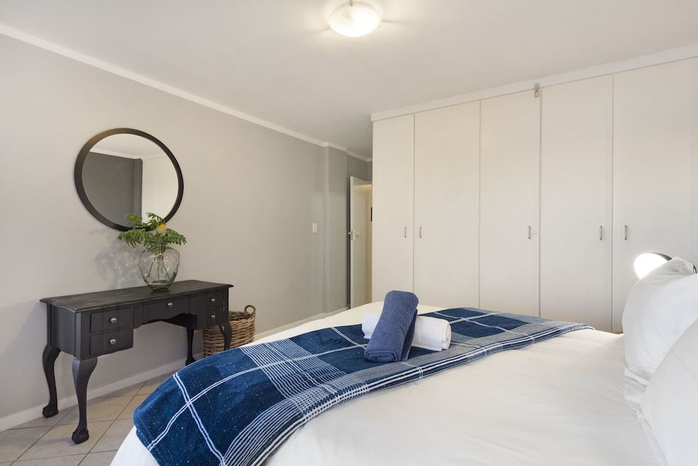 undefined African Beauty at The Bay 6