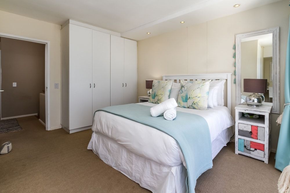 undefined Dolphin Beach C105 3