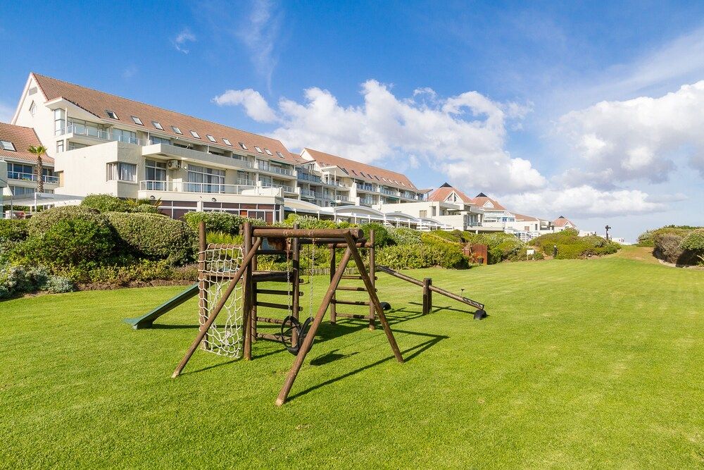 undefined Dolphin Beach E35 10