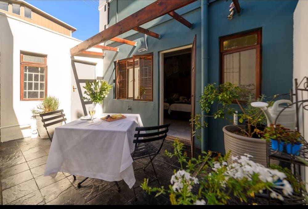 undefined Leeuwenzee Guesthouse - Court Yard With Self Catering 3