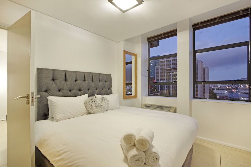 undefined Fountain Suite 906 8