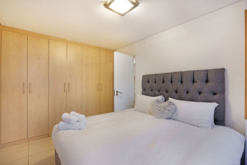 undefined Fountain Suite 906 7