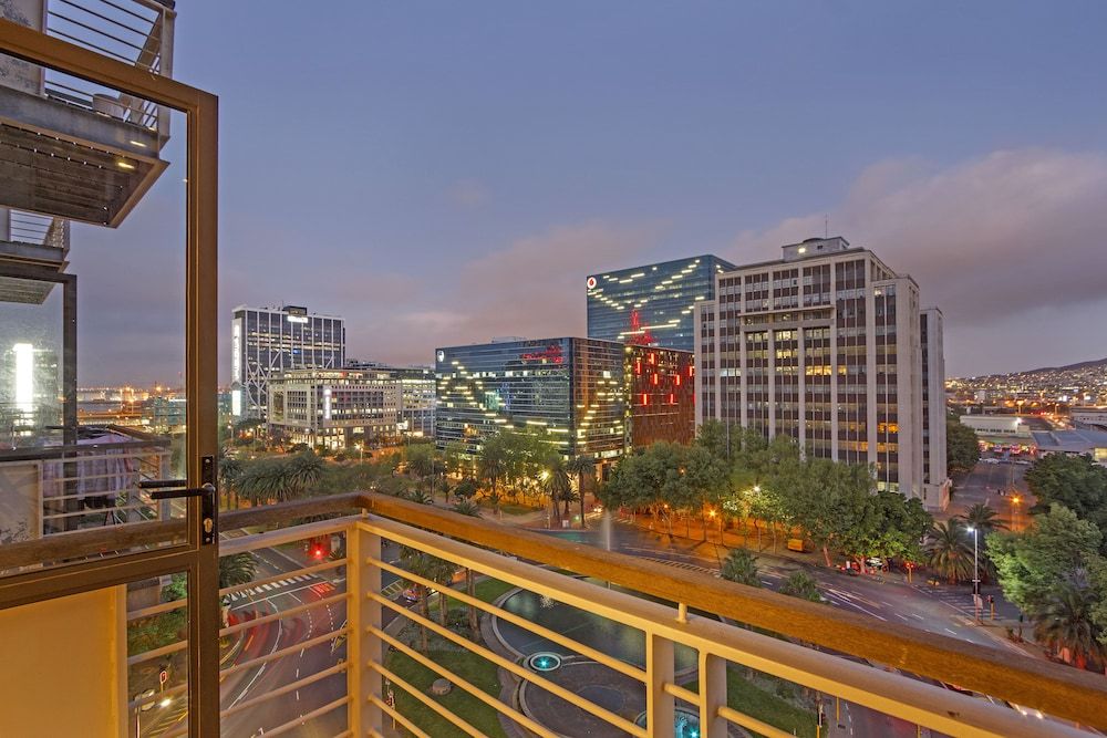 undefined Fountain Suite 906 2