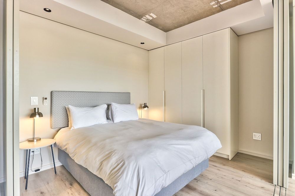 undefined Great Studio With Balcony and City Views 2