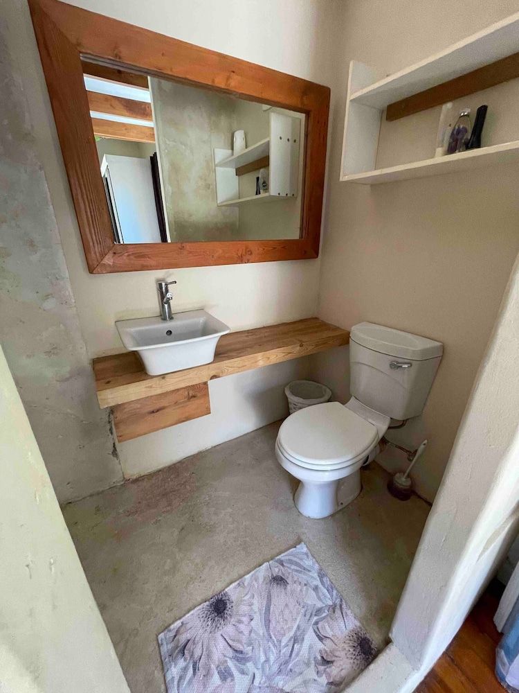 undefined Room-living In Mountain Views Camps Bay 9
