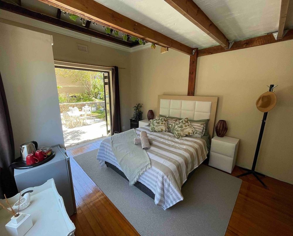 undefined Room-living In Mountain Views Camps Bay