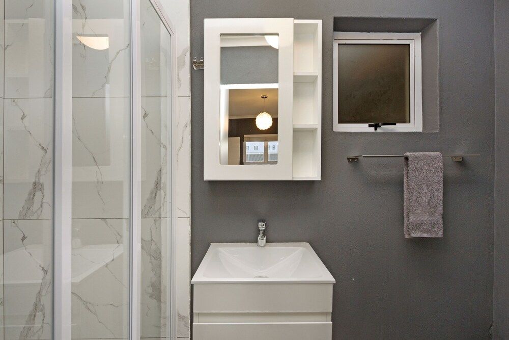 Nirvana 5 Executive Apartment 12