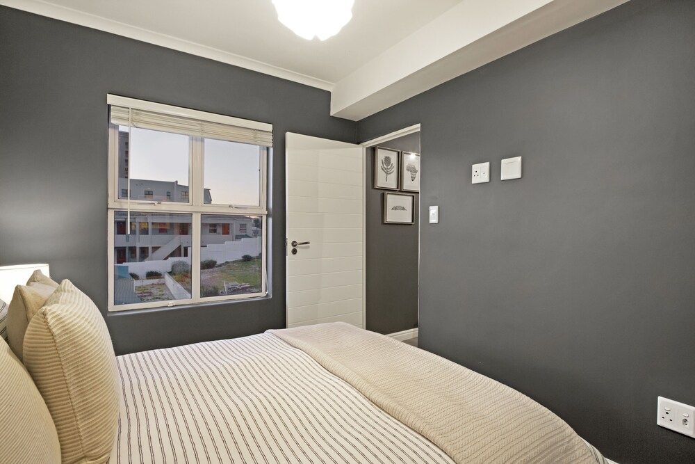 Nirvana 5 Executive Apartment 17