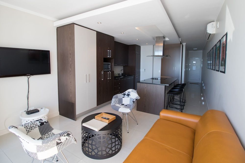 undefined Camps Bay One Bedroom Apartment - Luxury Stay With sea View! 7