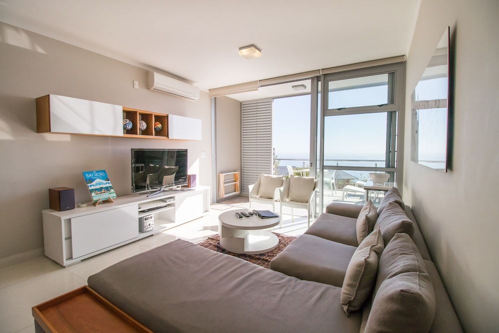 undefined Camps Bay One Bedroom Apartment - Luxury Stay With sea View! 9