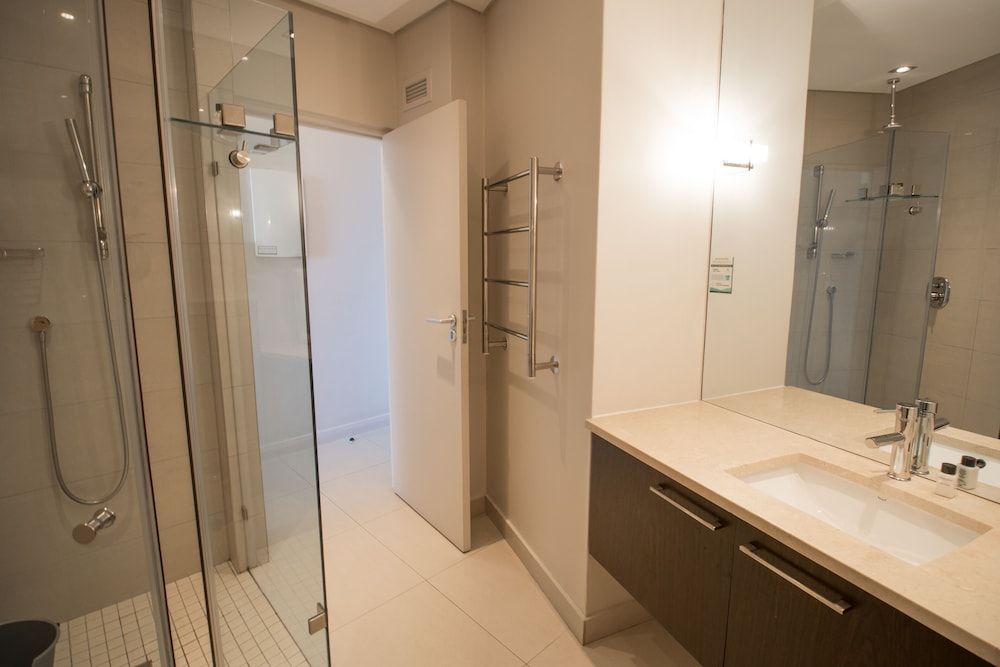 undefined Camps Bay Studio Apartment - Luxurious With Stunning sea View 9