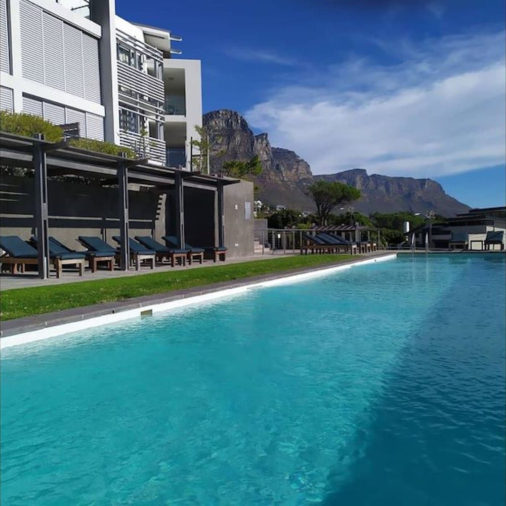 undefined Camps Bay Studio Apartment - Luxurious With Stunning sea View 3